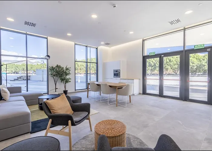 Ansa Beach Apartment - Malaga - Skyline Suite